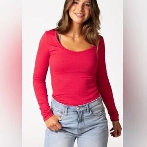 P'TULA Scoopneck Long Sleeve Bombshell Red